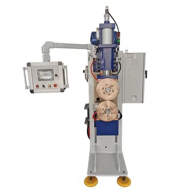 Máquina de soldadura por costura industrial com potência nominal de 35 KVA e espessura máxima de soldadura de 3 mm