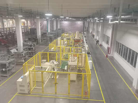 Nossa fábrica vende diretamente fornos de micro-ondas e linhas de produção de corpos de fornos. Linha de produção de soldagem totalmente automática para cavidade interna. Soldagem de alta velocidade.