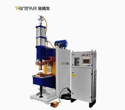 Máquina de soldagem por projeção com transportador acionado por parafuso de 50KVA de potência nominal. Produção de fábrica e venda direta.