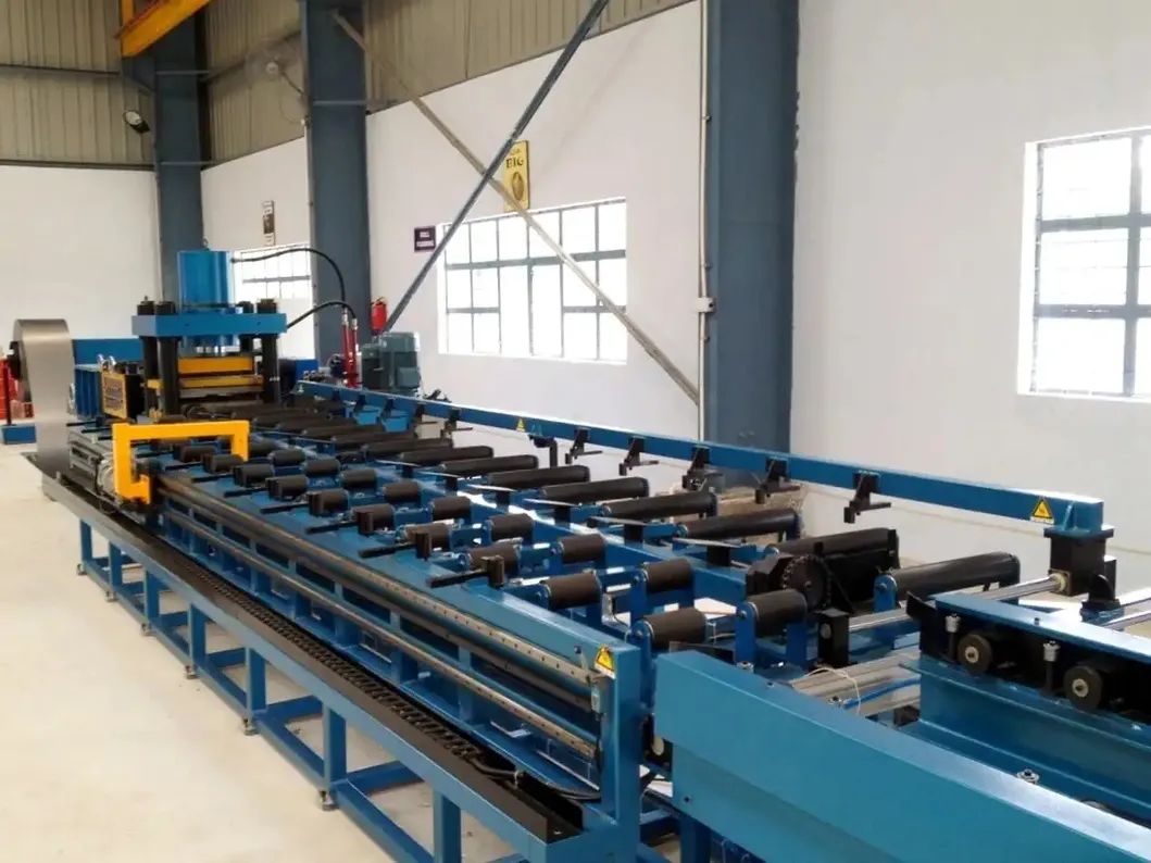 Linha de Produção de Soldagem Automática de Aletas de Radiador Imersas em Óleo para Transformadores de Potência com Distribuição de Paredes de Aletas Corrugadas de Resfriamento 3