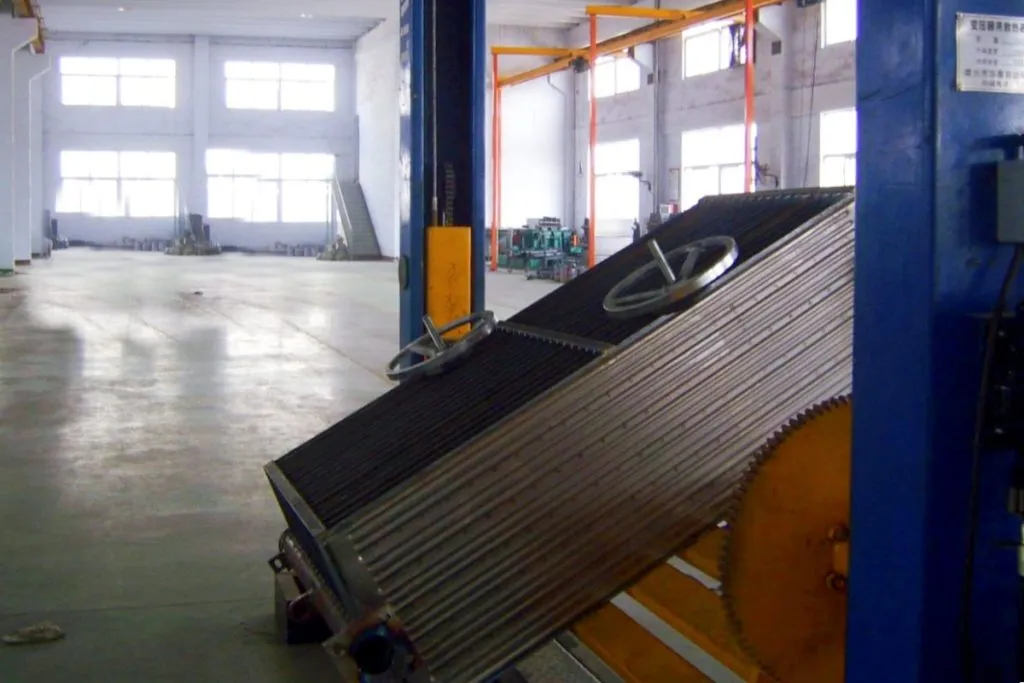 Linha de Produção de Soldagem Automática de Aletas de Radiador Imersas em Óleo para Transformadores de Potência com Distribuição de Paredes de Aletas Corrugadas de Resfriamento 13