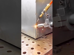 Equipamento automático 1000W 2000W 3000W da máquina de soldadura do laser da fibra do CNC do braço do robô industrial